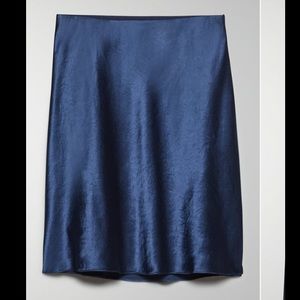 Aritizia Babaton slip skirt navy